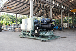 出口國(guó)外的水冷低溫機(jī)，用的是環(huán)保冷媒R404A